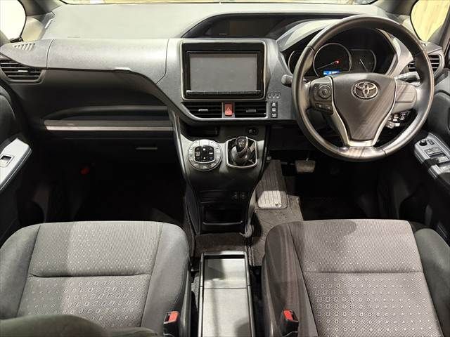 TOYOTA VOXY HYBRID 2016 Image 31