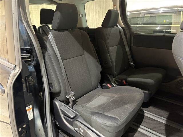 TOYOTA VOXY HYBRID 2016 Image 31