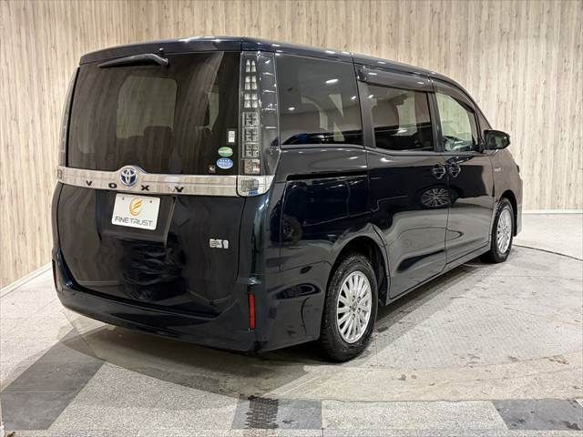 TOYOTA VOXY HYBRID 2016 Image 31