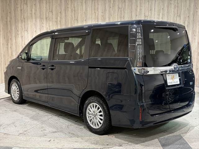 TOYOTA VOXY HYBRID 2016 Image 31