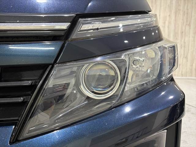 TOYOTA VOXY HYBRID 2016 Image 31