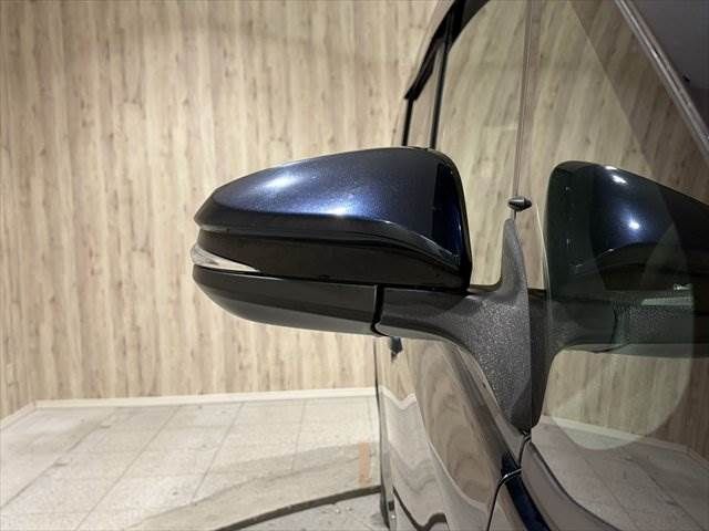 TOYOTA VOXY HYBRID 2016 Image 31