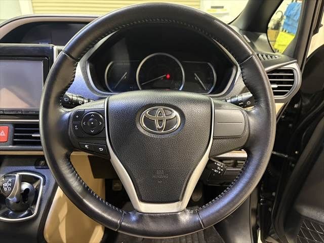 TOYOTA NOAH HYBRID 2014 Image 31