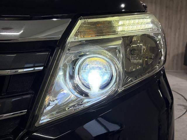 TOYOTA NOAH HYBRID 2014 Image 31