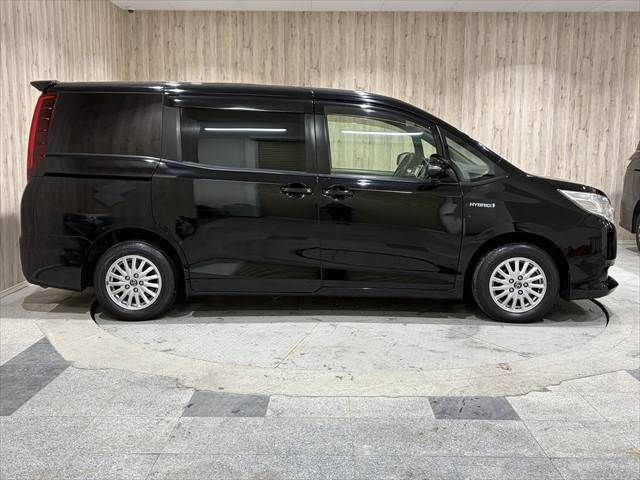 TOYOTA NOAH HYBRID 2014 Image 31