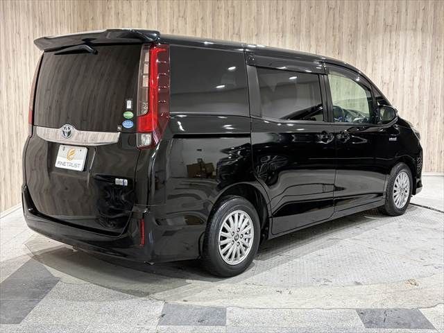 TOYOTA NOAH HYBRID 2014 Image 31