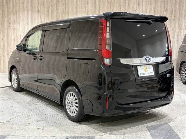 TOYOTA NOAH HYBRID 2014 Image 31