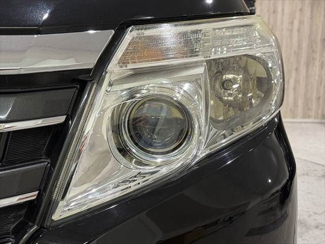 TOYOTA NOAH HYBRID 2014 Image 31