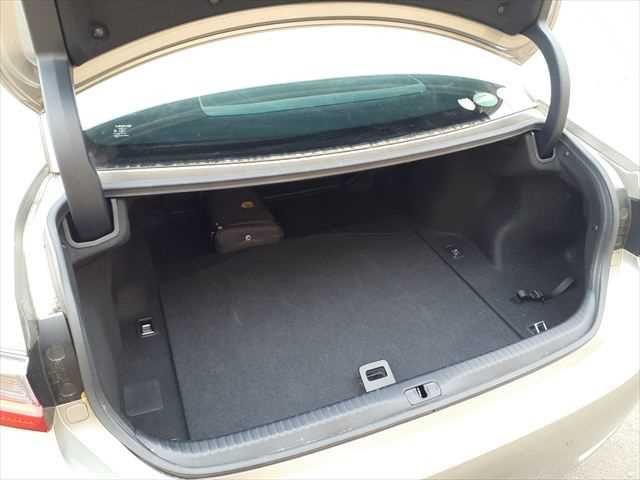 TOYOTA LEXUS RC300H 2017 Image 31