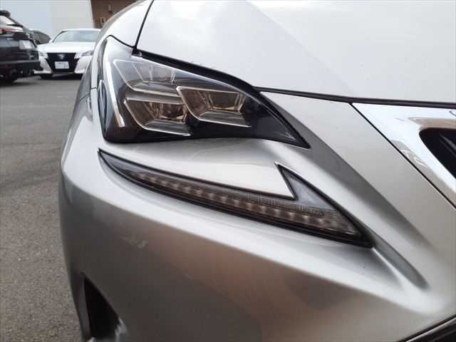 TOYOTA LEXUS RC300H 2017 Image 31