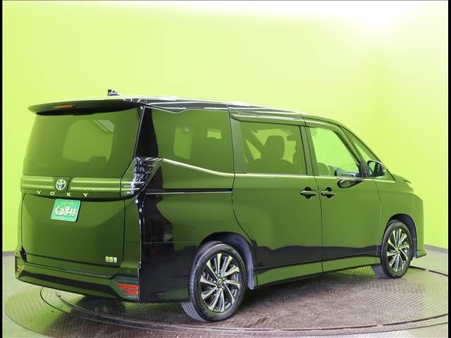 TOYOTA VOXY HYBRID 2023 Image 31