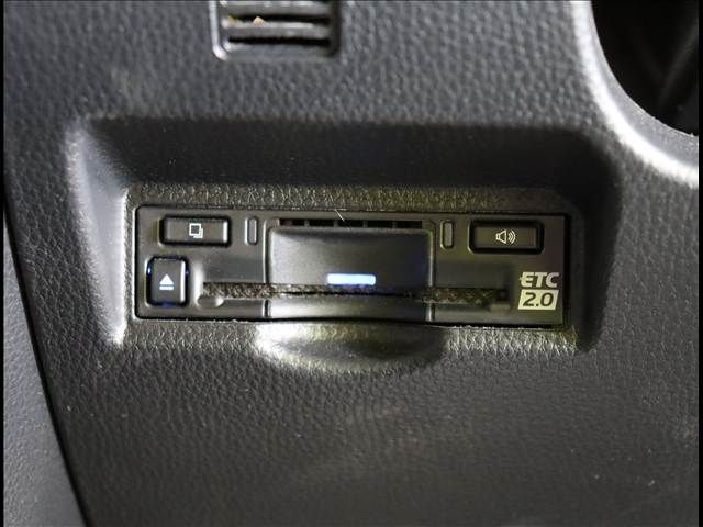 TOYOTA VOXY HYBRID 2023 Image 31