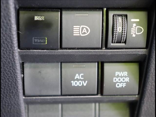 TOYOTA VOXY HYBRID 2023 Image 31