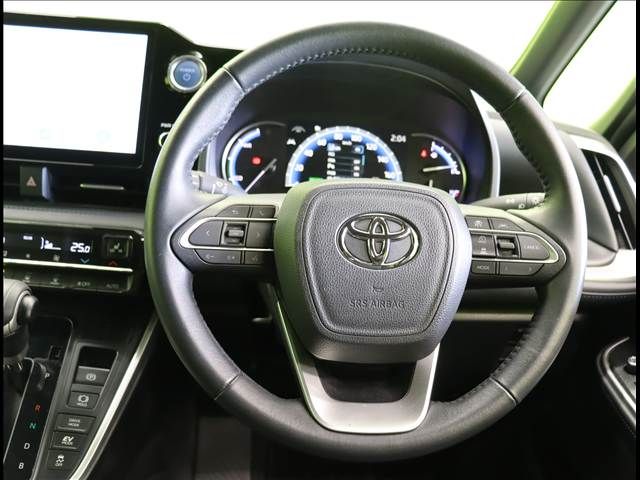 TOYOTA VOXY HYBRID 2023 Image 31