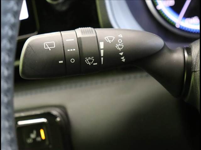 TOYOTA VOXY HYBRID 2023 Image 31