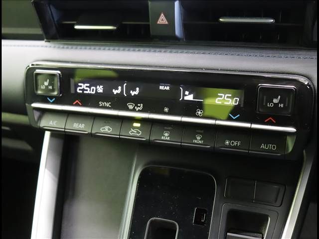 TOYOTA VOXY HYBRID 2023 Image 31