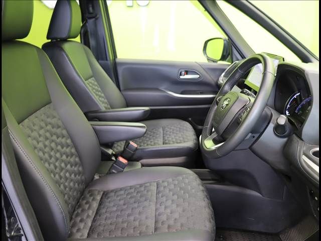 TOYOTA VOXY HYBRID 2023 Image 31