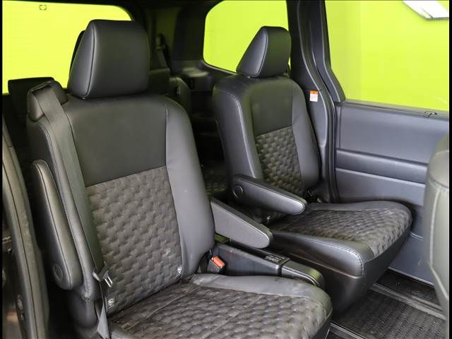 TOYOTA VOXY HYBRID 2023 Image 31