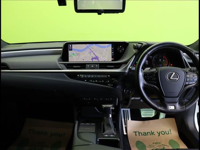 TOYOTA LEXUS ES300H 2019 Image 31