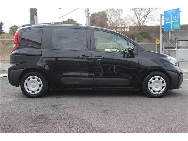 TOYOTA SIENTA HYBRID 2023 Image 31