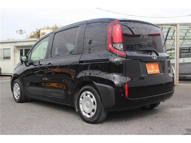 TOYOTA SIENTA HYBRID 2023 Image 31