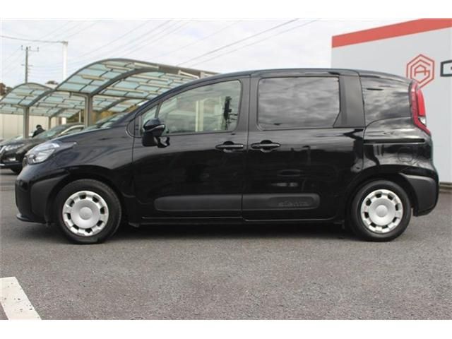 TOYOTA SIENTA HYBRID 2023 Image 31