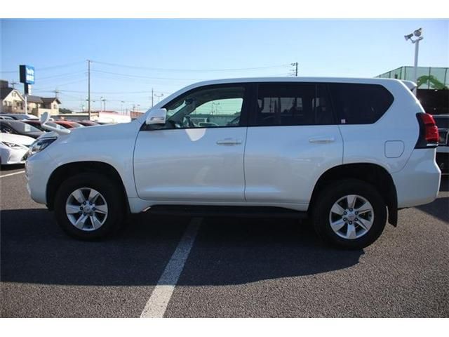 TOYOTA LANDCRUISER PRADO 2018 Image 31