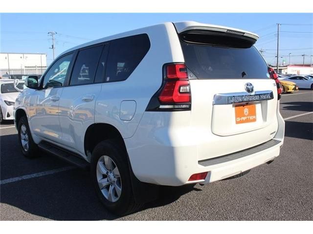 TOYOTA LANDCRUISER PRADO 2018 Image 31