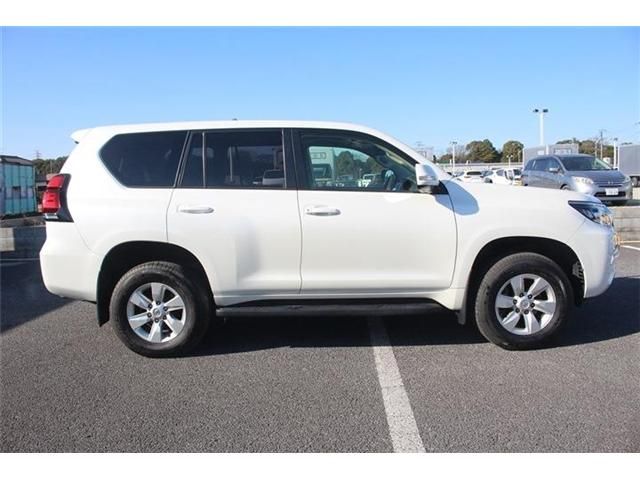 TOYOTA LANDCRUISER PRADO 2018 Image 31