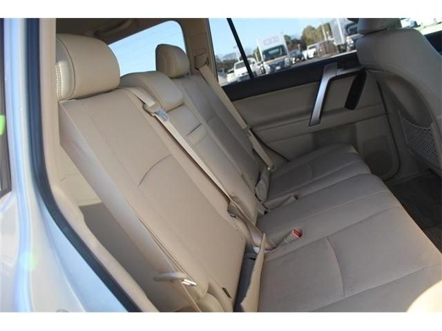 TOYOTA LANDCRUISER PRADO 2018 Image 31