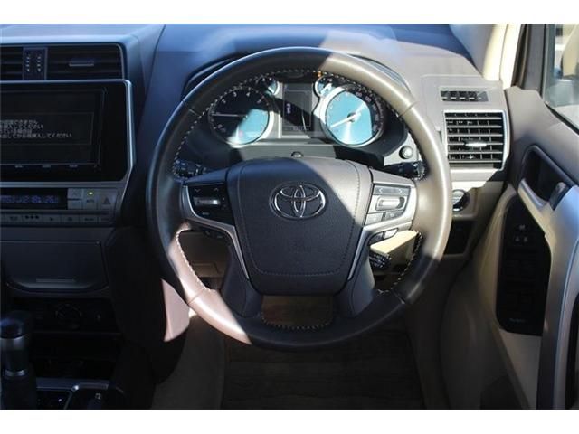 TOYOTA LANDCRUISER PRADO 2018 Image 31