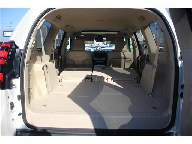 TOYOTA LANDCRUISER PRADO 2018 Image 31