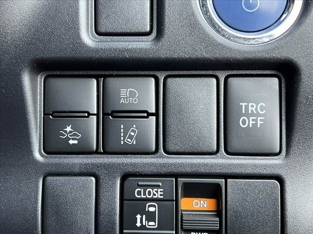 TOYOTA NOAH HYBRID 2020 Image 31