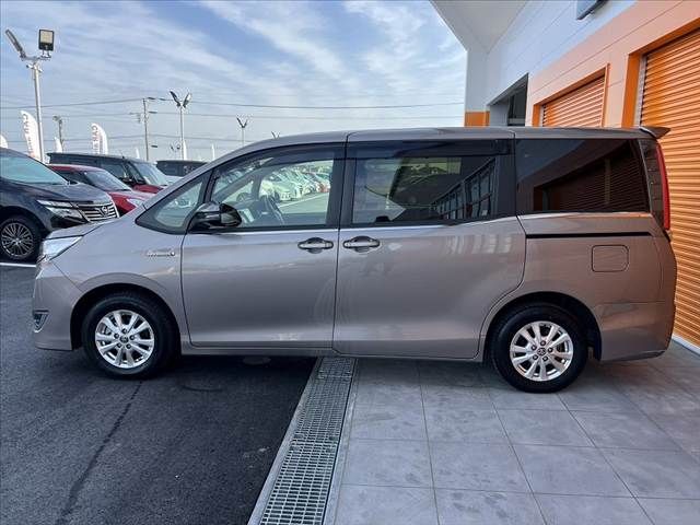 TOYOTA NOAH HYBRID 2020 Image 31