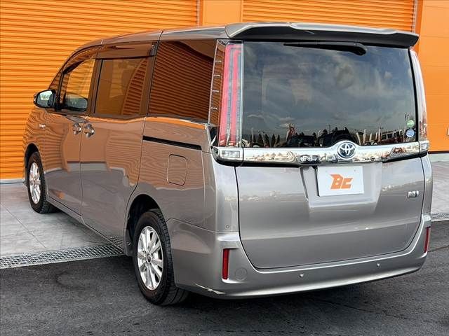 TOYOTA NOAH HYBRID 2020 Image 31