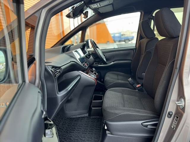 TOYOTA NOAH HYBRID 2020 Image 31