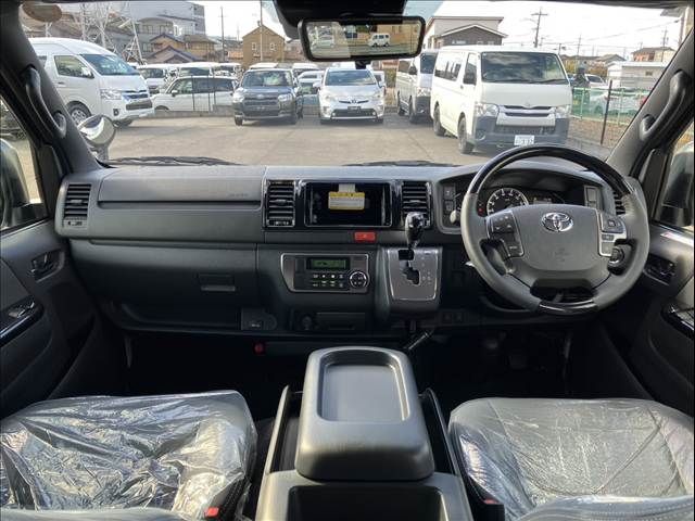 TOYOTA HIACE VAN 4WD 2025 Image 31