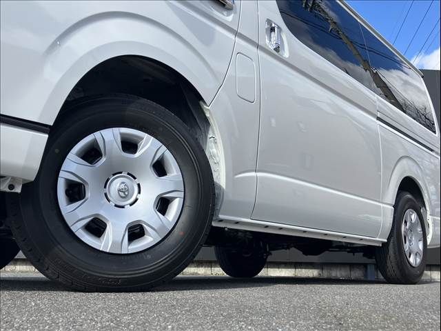 TOYOTA HIACE VAN 4WD 2025 Image 31