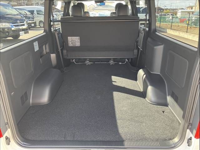 TOYOTA HIACE VAN 4WD 2025 Image 31