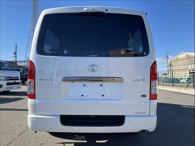 TOYOTA HIACE VAN 4WD 2025 Image 31