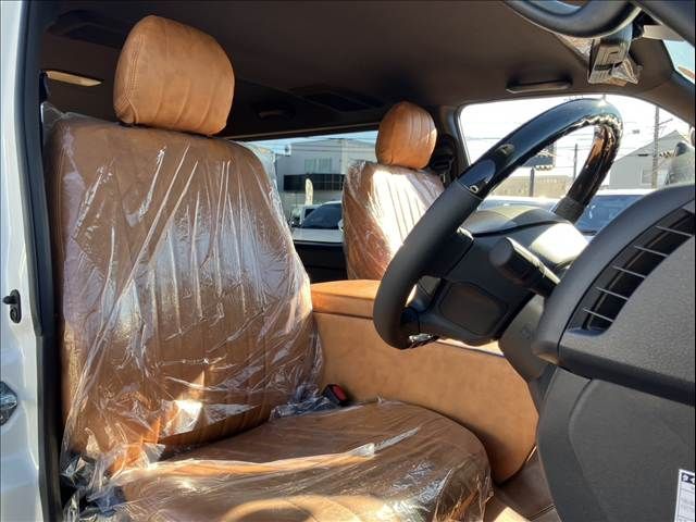 TOYOTA HIACE VAN 4WD 2025 Image 31