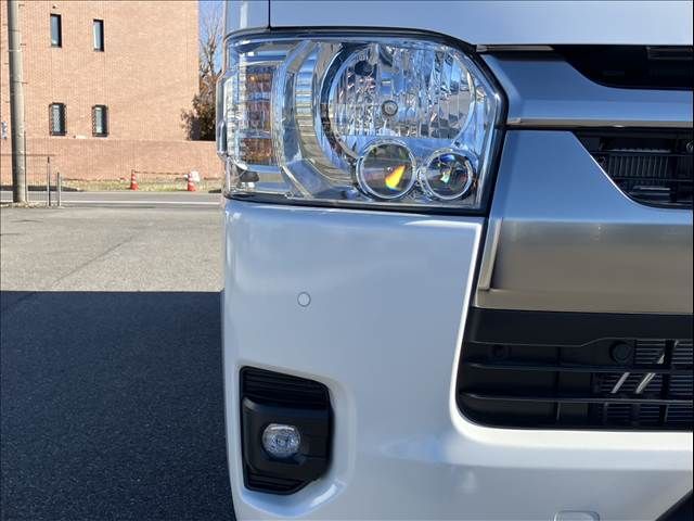 TOYOTA HIACE VAN 4WD 2025 Image 31