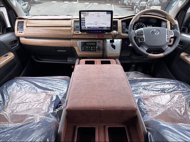 TOYOTA HIACE VAN 2WD 2025 Image 31