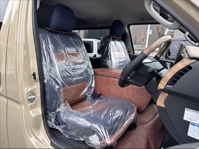 TOYOTA HIACE VAN 2WD 2025 Image 31