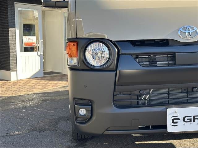 TOYOTA HIACE VAN 2WD 2025 Image 31