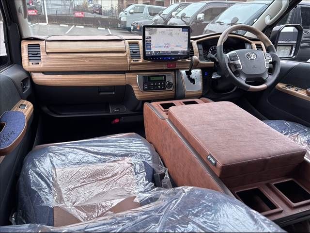 TOYOTA HIACE VAN 2WD 2025 Image 31