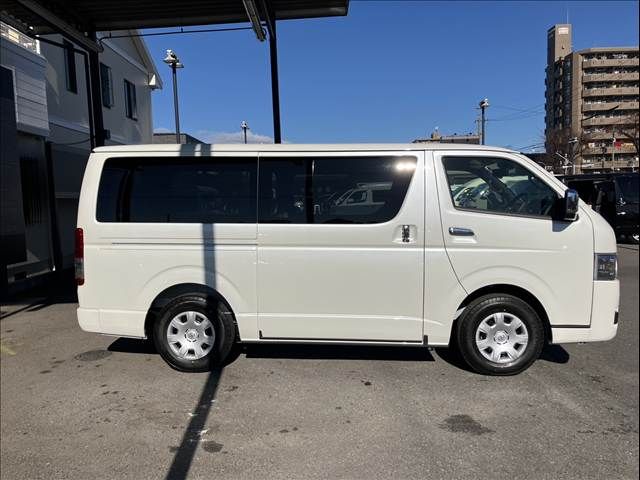 TOYOTA HIACE VAN 2WD 2025 Image 31
