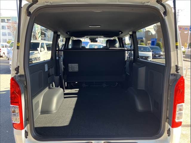 TOYOTA HIACE VAN 2WD 2025 Image 31