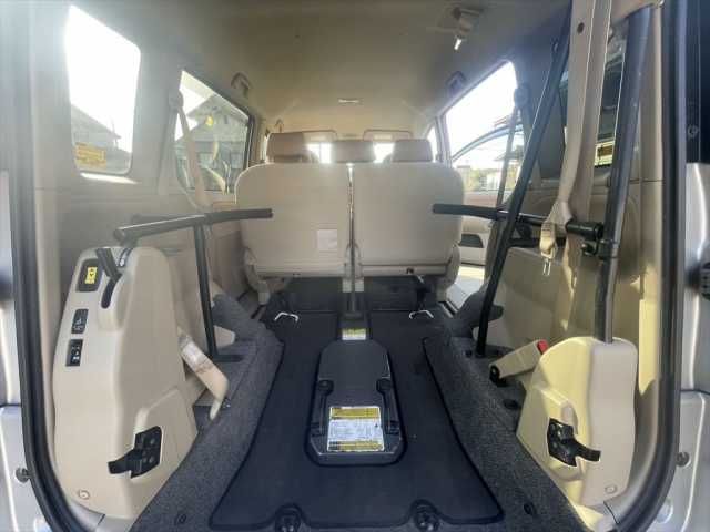 TOYOTA SIENTA 2014 Image 31