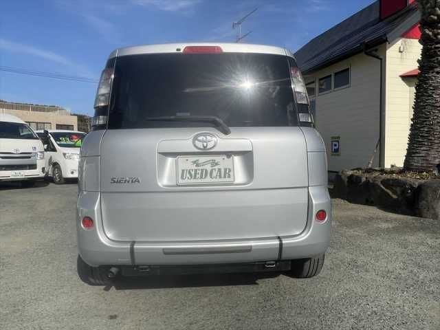 TOYOTA SIENTA 2014 Image 31